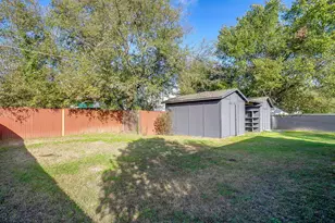 109 Briarwood Dr, Kennedale, TX 76060 - Photo 26