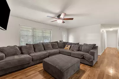 703 W Elizabeth Drive, Robinson, TX 76706 - Photo 6