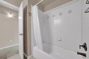 5801 Mira Lago Ln, Arlington, TX 76017 - Photo 20
