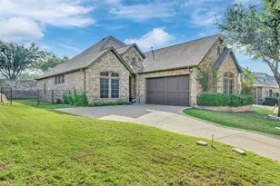 5801 Mira Lago Ln, Arlington, TX 76017 - Photo 2