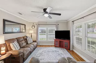 447 Bales St, Cleburne, TX 76033 - Photo 6