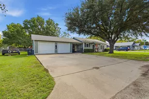 447 Bales St, Cleburne, TX 76033 - Photo 24