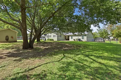 447 Bales Street, Cleburne, TX 76033 - Photo 2