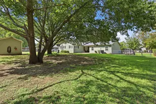 447 Bales St, Cleburne, TX 76033 - Photo 2