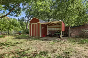 447 Bales St, Cleburne, TX 76033 - Photo 22