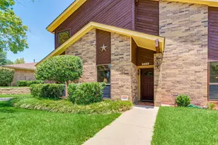 2033 Oakmeadow St, Bedford, TX 76021 - Photo 2