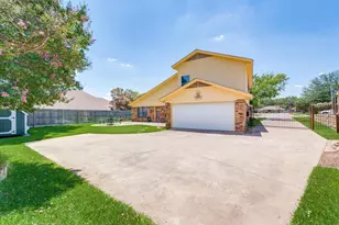 2033 Oakmeadow St, Bedford, TX 76021 - Photo 28