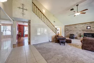 2033 Oakmeadow St, Bedford, TX 76021 - Photo 4