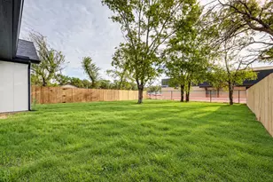 1328 Franklin Ave, Bonham, TX 75418 - Photo 24