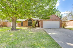 941 Jessica Dr, Burleson, TX 76028 - Photo 1