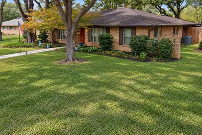 910 Sharpshire Street, Grand Prairie, TX 75050 - Photo 2