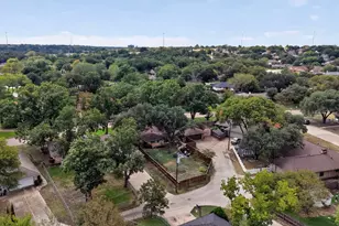 910 Sharpshire St, Grand Prairie, TX 75050 - Photo 40