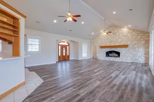 9901 Oak Grove Rd, Fort Worth, TX 76140 - Photo 8