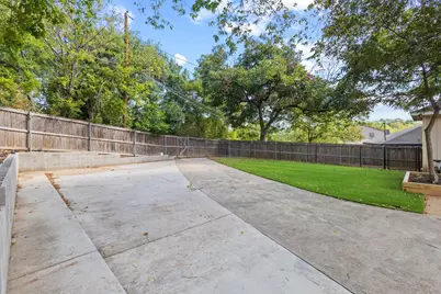 2861 W 9th Street, Dallas, TX 75211 - Photo 32