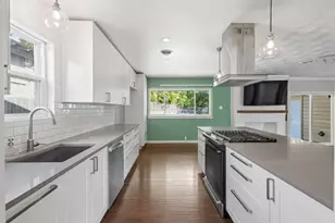2861 W 9th St, Dallas, TX 75211 - Photo 14
