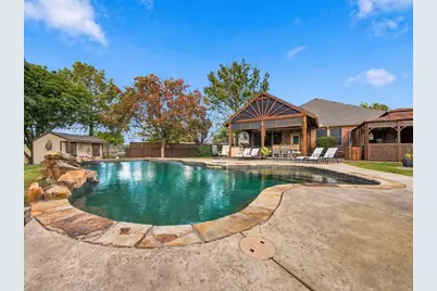 10717 Wolfcreek Lane, Rowlett, TX 75089 - Photo 2