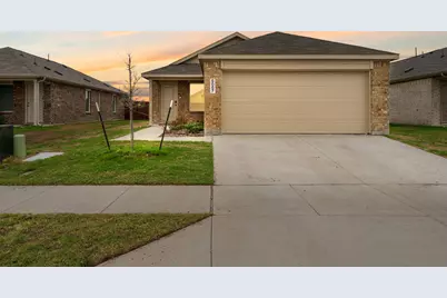 5057 Valhalla Drive, Ennis, TX 75119 - Photo 4