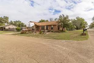 2 N Robin Dr, Belton, TX 76513 - Photo 4