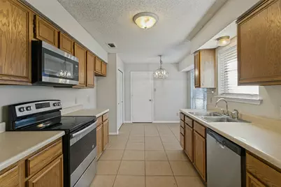 9012 Topperwind Court, Fort Worth, TX 76134 - Photo 6