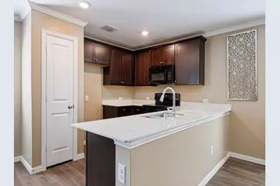9212 Marilyn Place, Dallas, TX 75227 - Photo 8