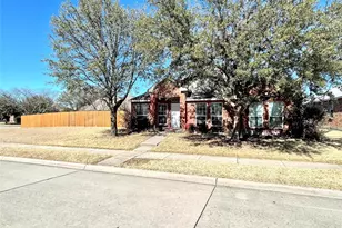 1417 Sleepy Hollow Dr, Allen, TX 75002 - Photo 1