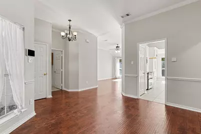 115 S Blue Bonnet Circle, Justin, TX 76247 - Photo 4