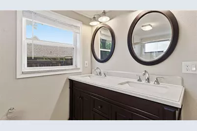 914 W Sunset Street, Grapevine, TX 76051 - Photo 22
