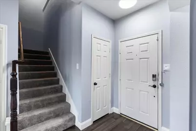 1047 Stream Drive, Grand Prairie, TX 75052 - Photo 4