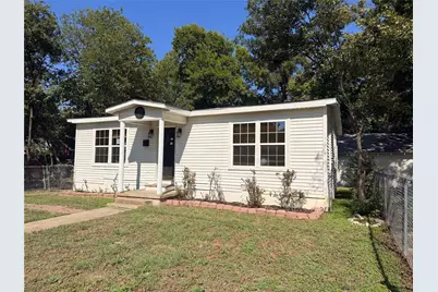 302 N Thompson Street, Hillsboro, TX 76645 - Photo 2