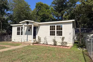 302 N Thompson St, Hillsboro, TX 76645 - Photo 2
