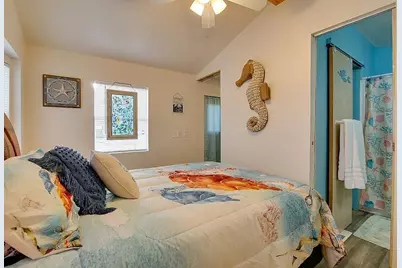762 E Oyster Drive, Port Isabel, TX 78578 - Photo 4