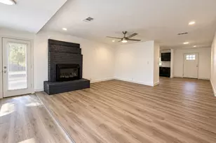 1032 W Oak St, Weatherford, TX 76086 - Photo 6