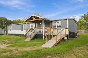 138 Kelly Ct, Azle, TX 76020 - Photo 1