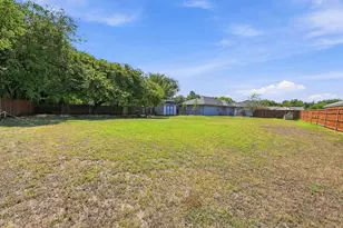 1307 Berry Dr, Cleburne, TX 76033 - Photo 24