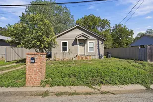 405 N Atlantic St, Cleburne, TX 76031 - Photo 2