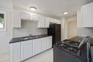 2116 Marilyn Ln, Arlington, TX 76010 - Photo 8