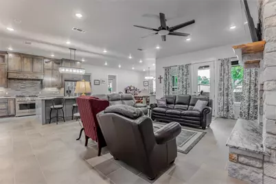 6015 Bonanza Drive #D, Granbury, TX 76049 - Photo 6