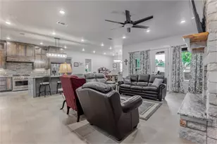6015 Bonanza Dr, Granbury, TX 76049 - Photo 6