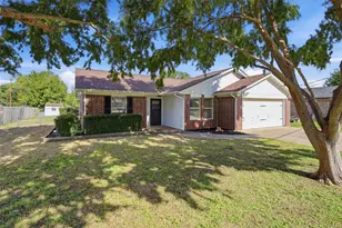 706 Shady Grove Dr, Granbury, TX 76049 - Photo 2