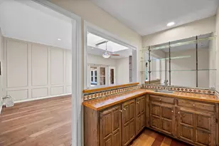 1919 Creek Wood Dr, Arlington, TX 76006 - Photo 20