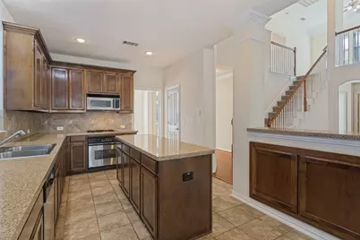 1021 Honeysuckle, Grapevine, TX 76051 - Photo 8