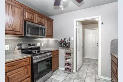 406 W Elm Street, Collinsville, TX 76233 - Photo 10