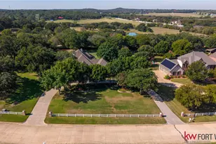 135 Country Vista Cir, Burleson, TX 76028 - Photo 34