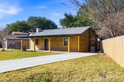 4522 Robin Court, Granbury, TX 76049 - Photo 2