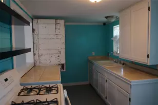 402 E College St, Canton, TX 75103 - Photo 8