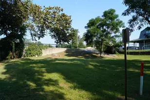 402 E College St, Canton, TX 75103 - Photo 26
