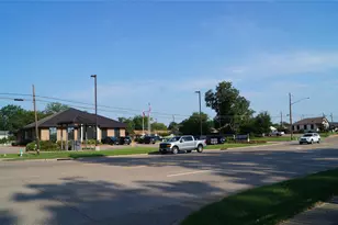 402 E College St, Canton, TX 75103 - Photo 32