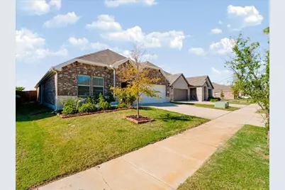 3217 Paruament Drive, Denton, TX 76207 - Photo 2