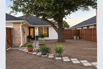 706 Crenshaw Drive, Cedar Hill, TX 75104 - Photo 2