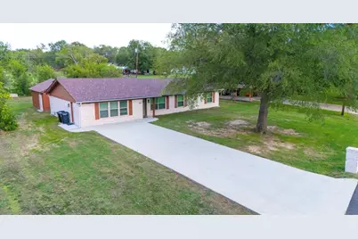 742 Henderson Street, Wills Point, TX 75169 - Photo 2